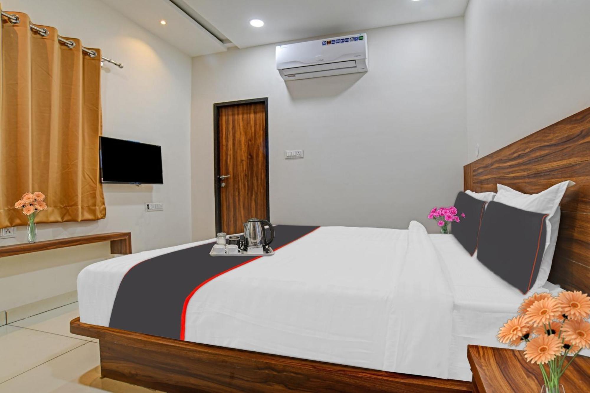 Hotel O Blue Sky Индор Екстериор снимка